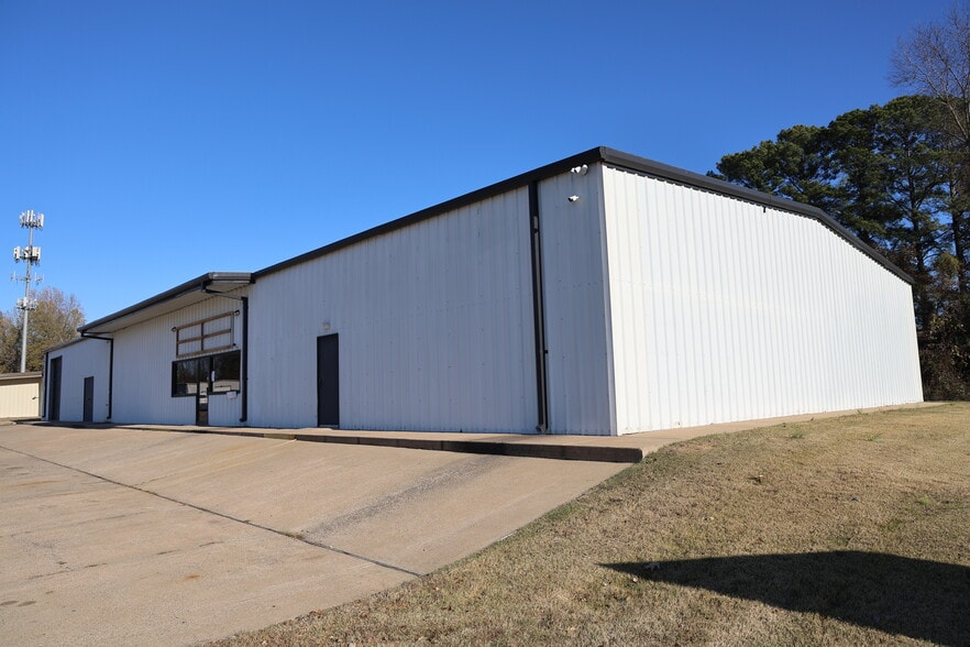 More Photos Of 801 Sandalwood Dr, Jacksonville Freestanding For Sale