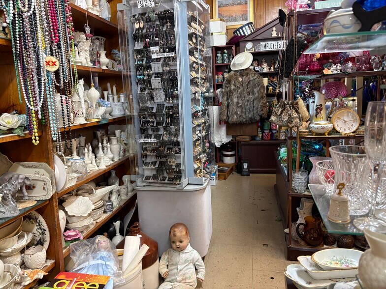 More Photos Of 2048 S Broad St, Hamilton Storefront For Sale