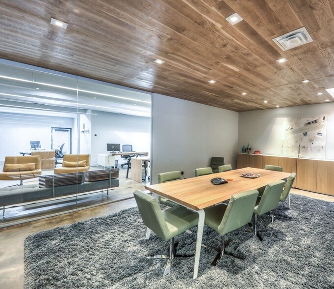 More Photos Of 616 Hawthorne St, Houston Coworking Space