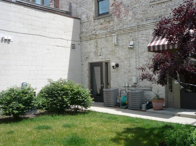 More Photos Of 1801-1805 N Dr Martin Luther King Jr Dr, Milwaukee Freestanding For Sale