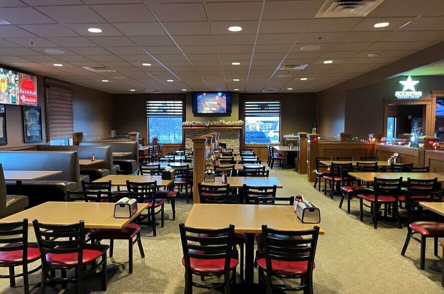 More Photos Of 800 S Washington St, Kimberly General Retail For Sale