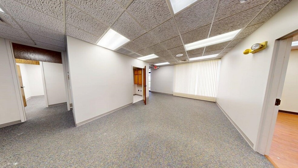 More Photos Of 990 2nd Ave, Gallipolis Freestanding For Lease