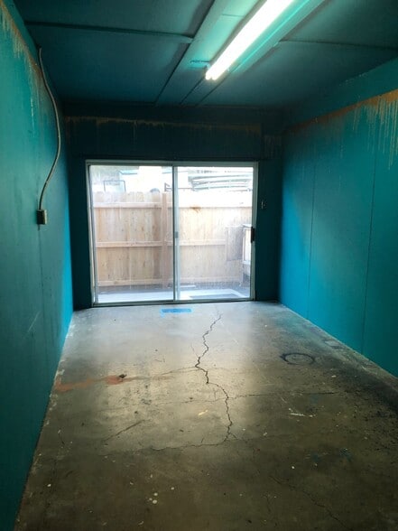 More Photos Of 208 Calle De Los Molinos, San Clemente Showroom For Lease