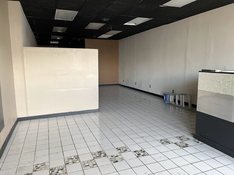 More Photos Of 1058-1068 Country Club Rd, Columbus General Retail For Sale