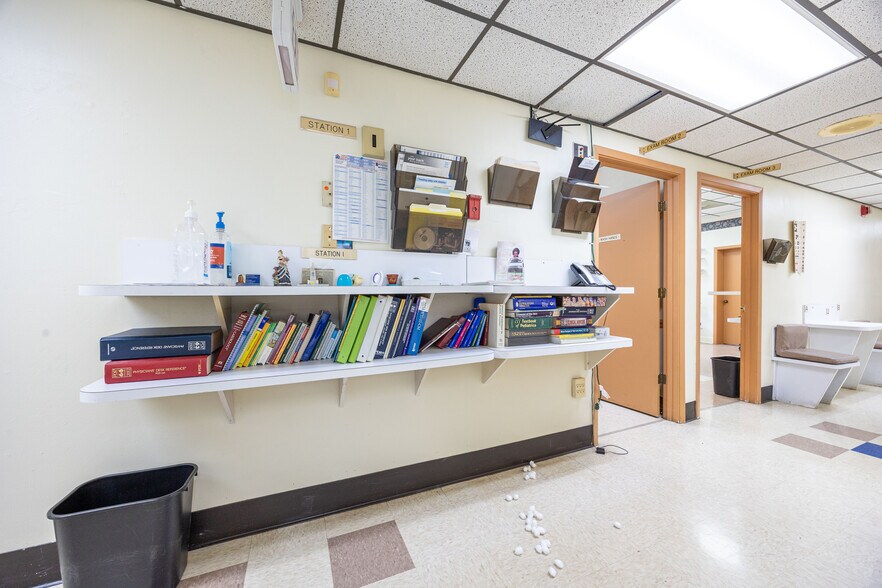 More Photos Of 1226 SW Main Blvd, Lake City Medical For Sale