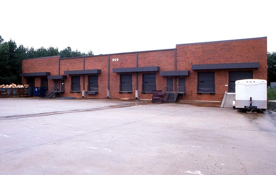 More Photos Of 997 Mansell Rd, Roswell Light Distribution For Lease