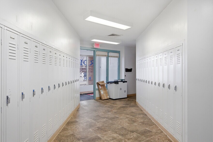 More Photos Of 5192 Dominion Dr, Dublin Warehouse For Sale
