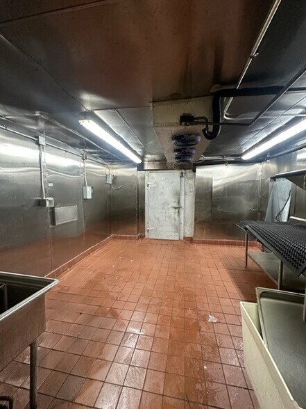 More Photos Of 10657 160th St, Jamaica Storefront For Lease