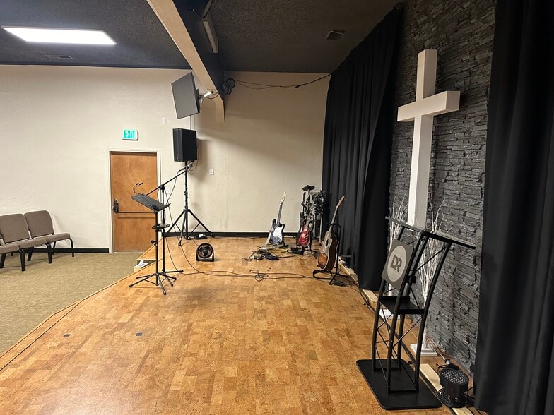 More Photos Of 1001 W Noble Ave, Visalia Specialty For Sale