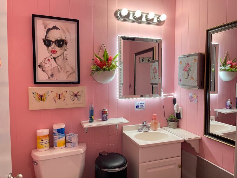 More Photos Of 811 Lakeview St, Kannapolis Freestanding For Sale