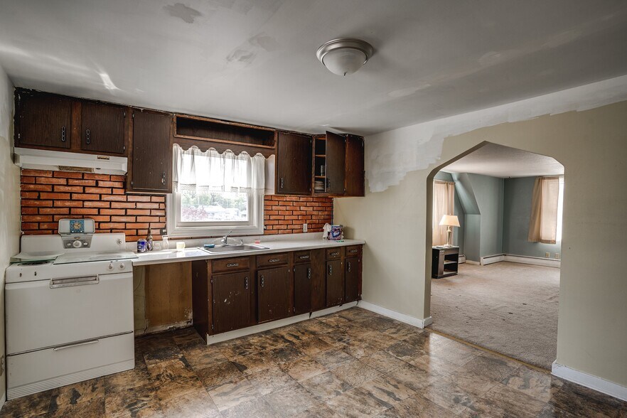 More Photos Of 6848 Erie Rd, Derby Bar For Sale