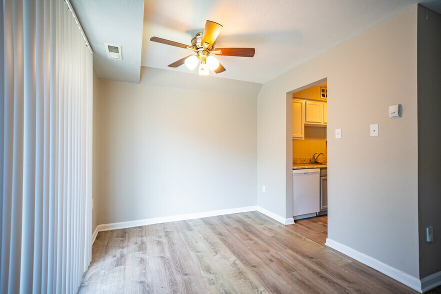 More Photos Of 30901 Lake Shore Blvd, Willowick Multifamily For Sale