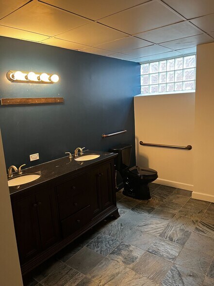 More Photos Of 409 W Huron St, Chicago Loft Creative Space For Lease