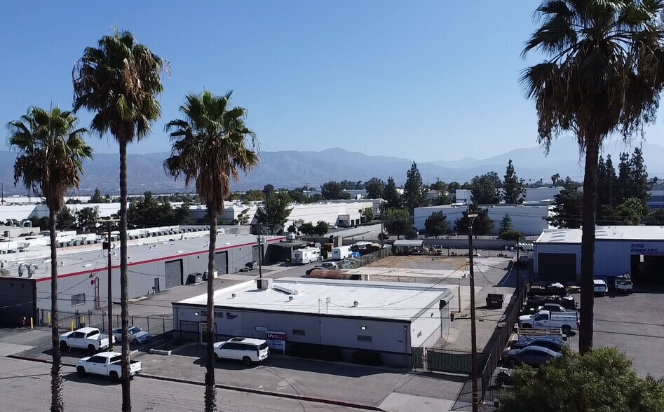 More Photos Of 765 S Lugo Ave, San Bernardino Warehouse For Lease
