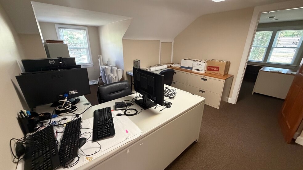 More Photos Of 205 State Route 31 N, Washington Office Residential For Sale
