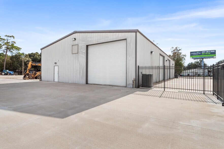 More Photos Of 3144 Texas Ave, Bridge City Warehouse For Lease