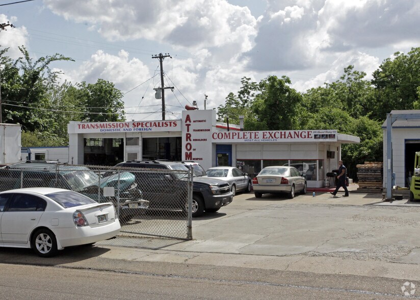 Primary Photo Of 2905 Lamar Ave, Memphis Auto Repair For Lease