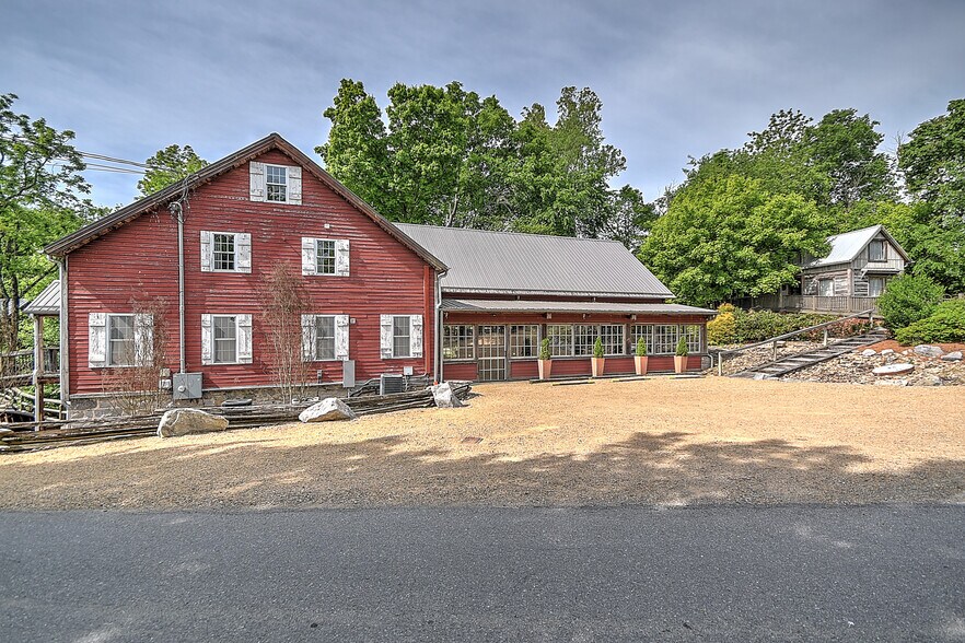 More Photos Of 715 Carson Creek Rd, Limestone Specialty For Sale