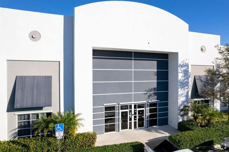 More Photos Of 710 S Powerline Rd, Deerfield Beach Unknown For Lease