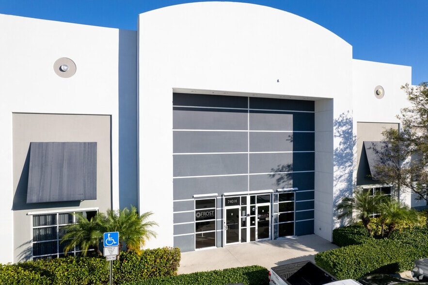 More Photos Of 730 S Powerline Rd, Deerfield Beach Unknown For Lease