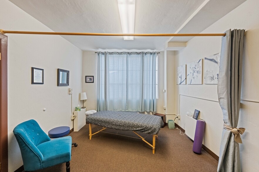 More Photos Of 340 Central Ave, Coos Bay Medical For Lease