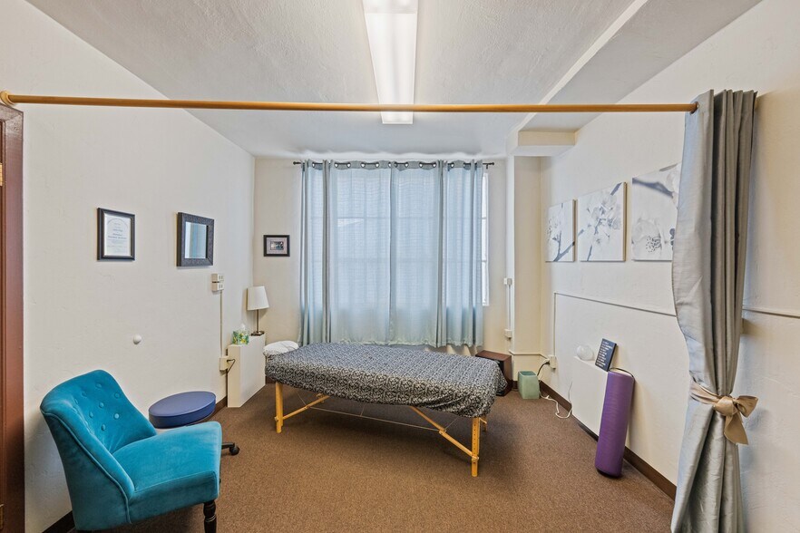 More Photos Of 340 Central Ave, Coos Bay Medical For Sale