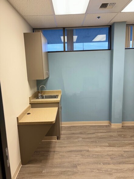 More Photos Of 950 E Bogard Rd, Wasilla Office For Sale