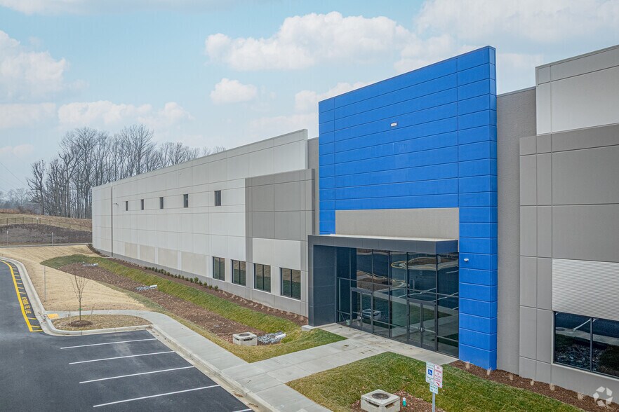 More Photos Of 1305 Furnace Rd, Linthicum Heights Distribution For Lease