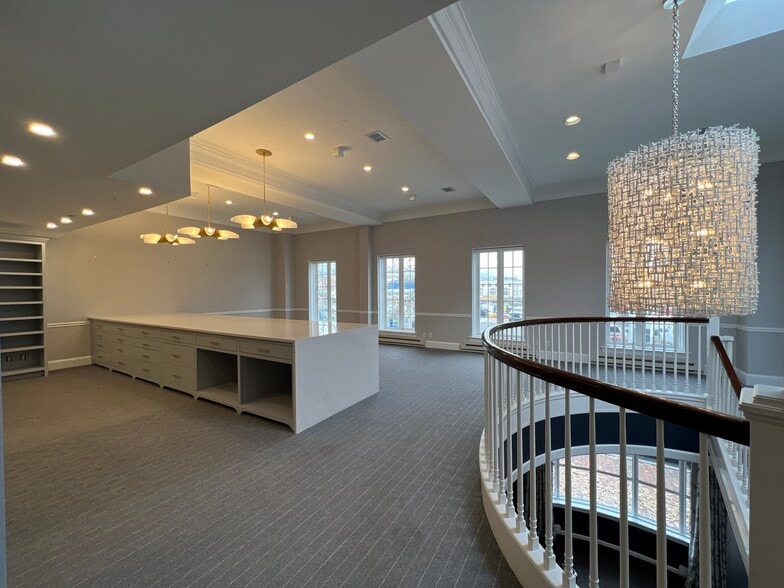More Photos Of 21 South Ave, New Canaan Storefront Retail Office For Lease