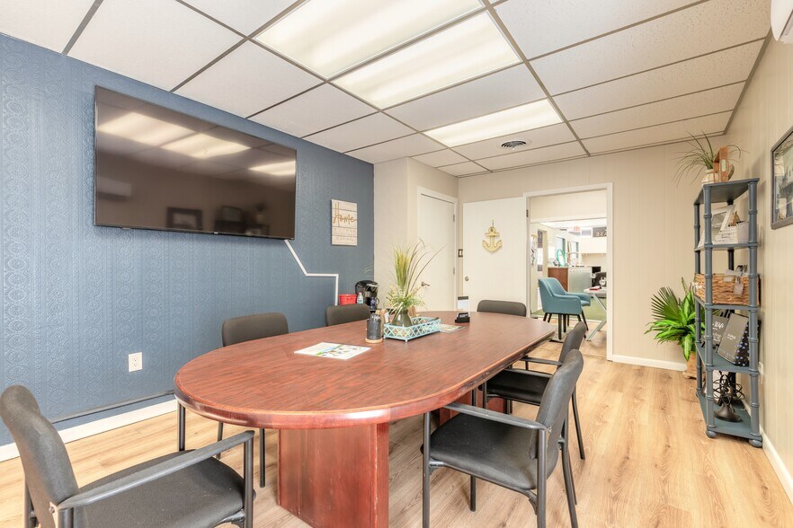 More Photos Of 418 Canal St, New Smyrna Beach Loft Creative Space For Sale