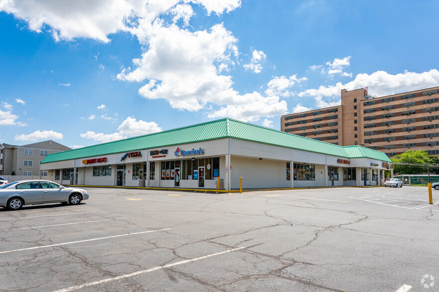 More Photos Of 1600 E Saint Georges Ave, Linden Unknown For Lease