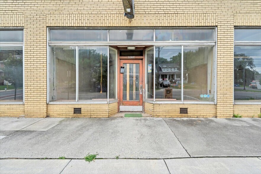More Photos Of 2302 Melrose Ave NW, Roanoke Flex For Lease
