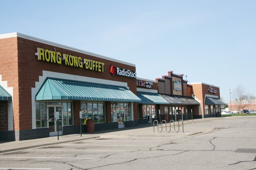 More Photos Of 1198 Vierling Dr E, Shakopee Unknown For Lease