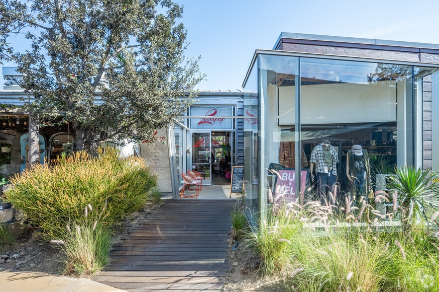 More Photos Of 2937 Bristol St, Costa Mesa Unknown For Lease