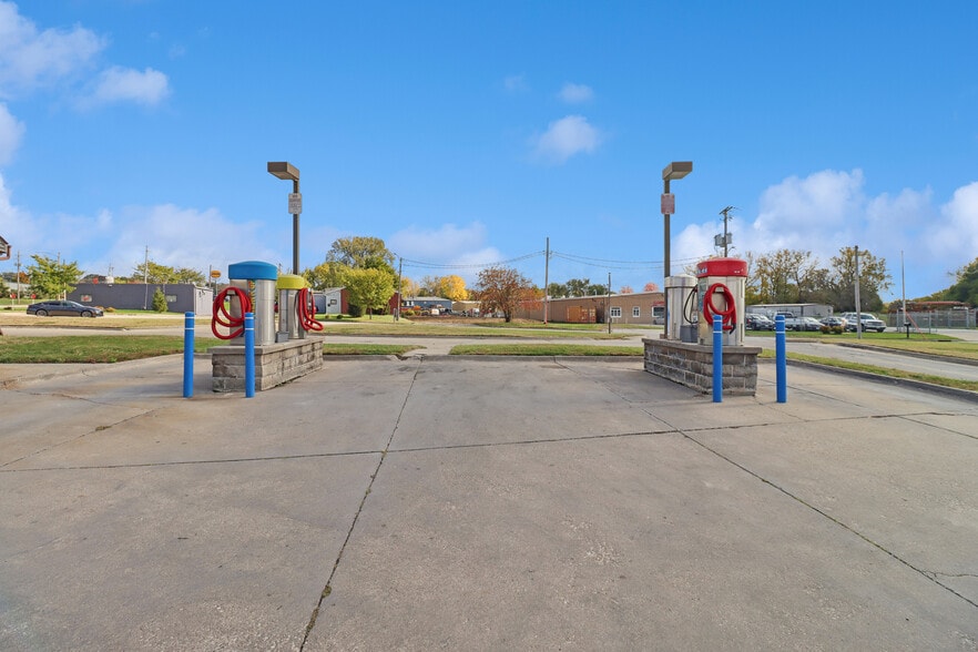 More Photos Of 3508 Delaware Ave, Des Moines Carwash For Sale