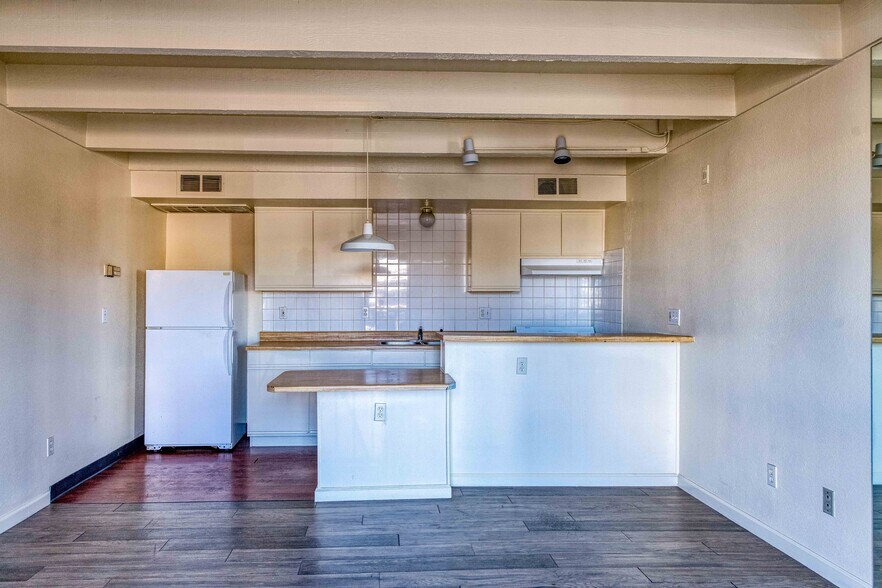 More Photos Of 711 E Twain Ave, Las Vegas Apartments For Sale