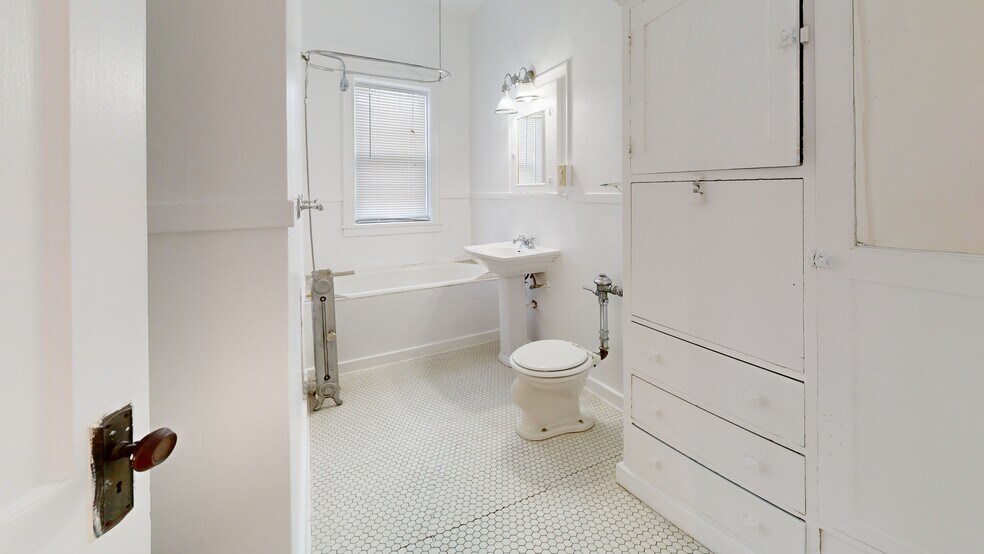 More Photos Of 3125-3137 Aldrich Ave S, Minneapolis Apartments For Sale