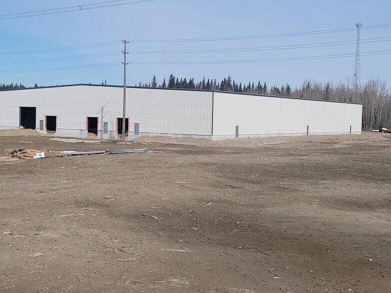 More Photos Of 8875 Willow Cale Rd, Prince George Distribution For Lease