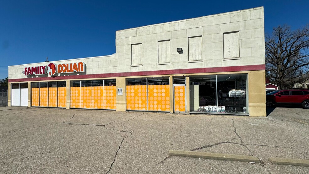 More Photos Of 7439 Vine St, Cincinnati Freestanding For Sale