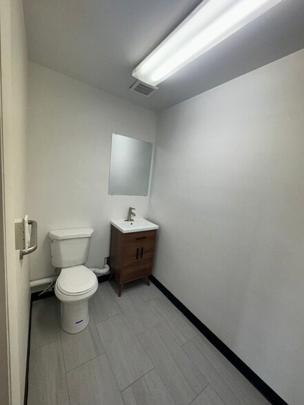More Photos Of 25 E Kensington Ave, Salt Lake City Storefront For Sale