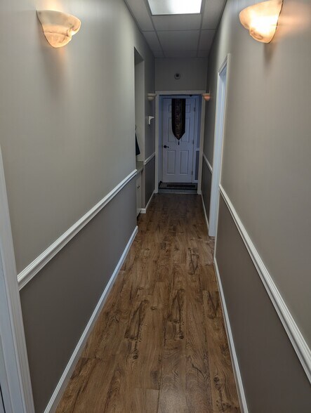 More Photos Of 2111 S Beretania St, Honolulu Storefront Retail Office For Lease