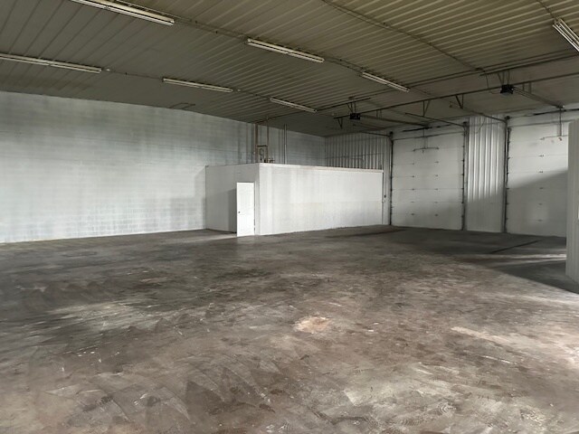 More Photos Of 21601-21627 S Schoolhouse Rd, New Lenox Warehouse For Lease
