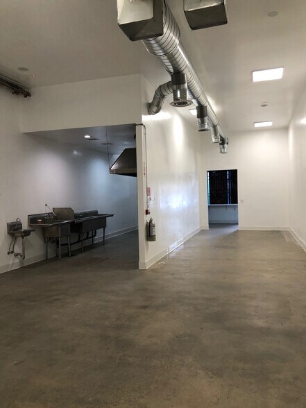 More Photos Of 20849-20857 Sherman Way, Winnetka Storefront For Lease