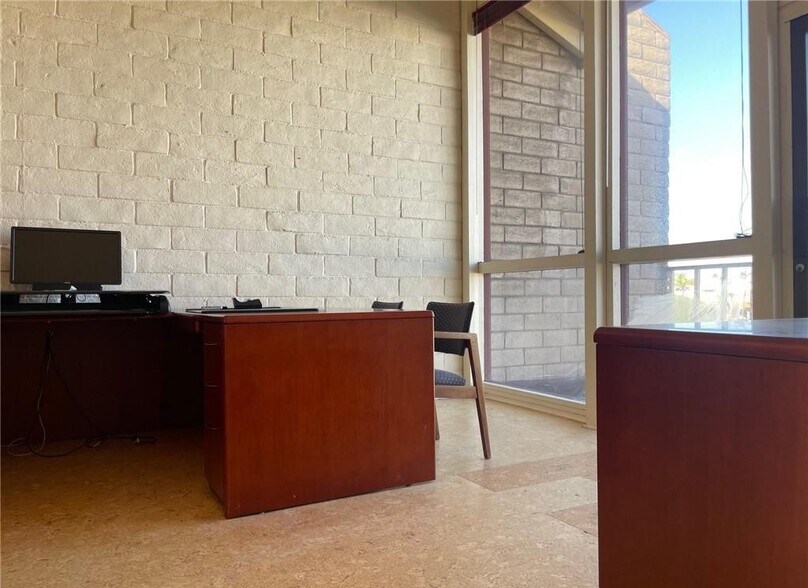 More Photos Of 310 Vista Del Mar, Redondo Beach Loft Creative Space For Lease