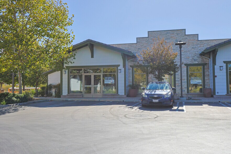 More Photos Of 29105-29125 Canwood St, Agoura Hills Restaurant For Lease