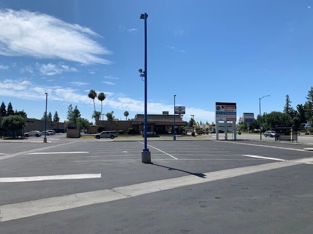 More Photos Of 4405-4437 Ming Ave, Bakersfield Storefront Retail Office For Lease