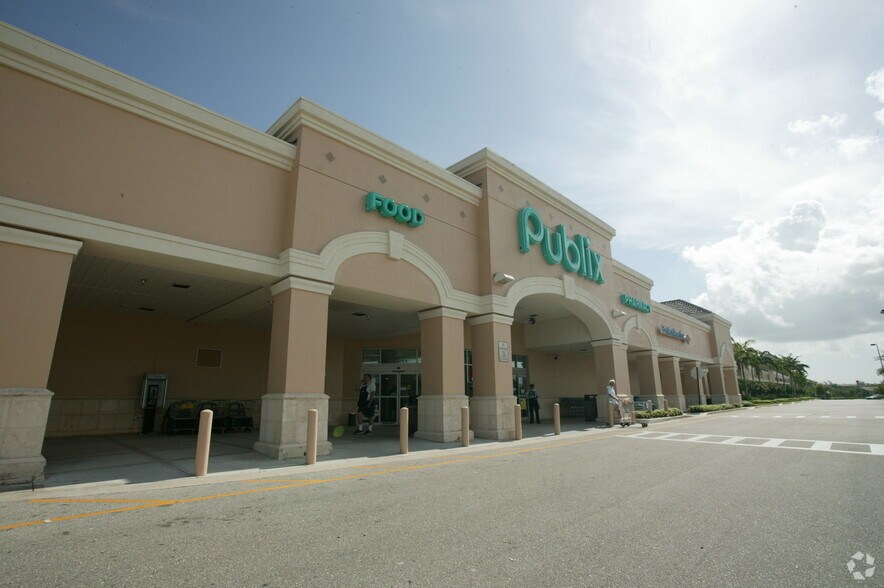 More Photos Of 8989 Okeechobee Blvd, West Palm Beach General Retail For Lease