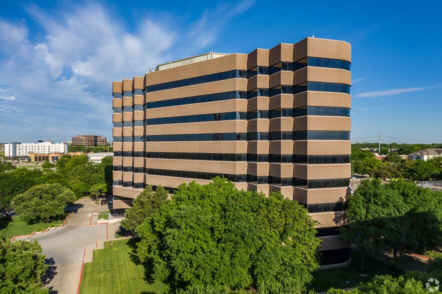 More Photos Of 2301 E Lamar Blvd, Arlington Unknown For Lease