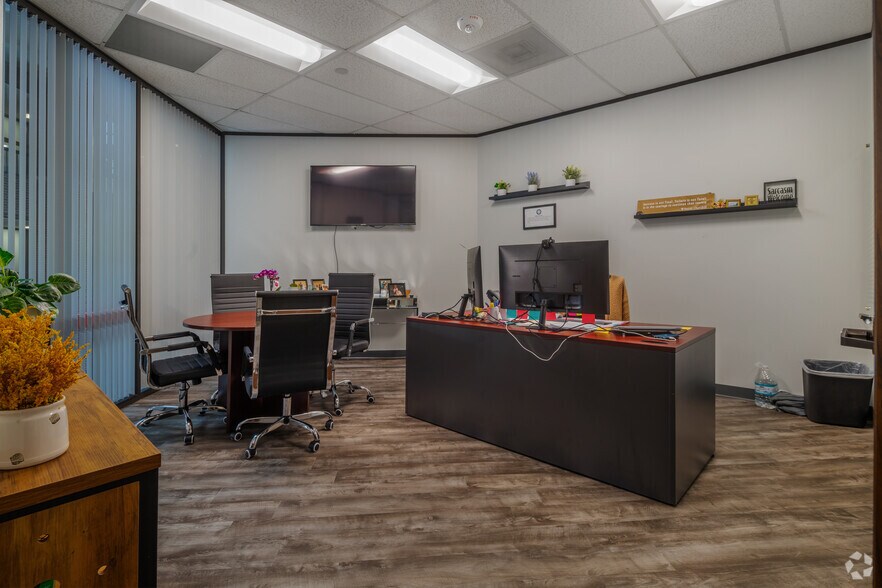 More Photos Of 11550 W IH-10, San Antonio Office For Lease