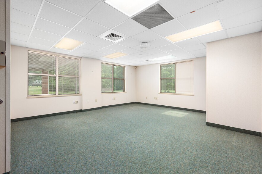 More Photos Of 15394 Kings Hwy, Montross Medical For Sale